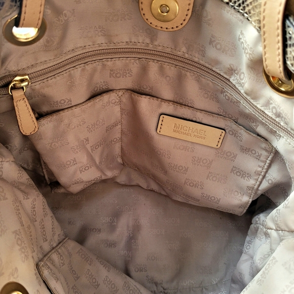 Michael Kors Soft Leather Beige Snake Print Tote - Picture 11 of 12